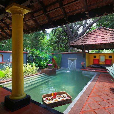 Taj Kumarakom Resort And Spa Kerala Exteriör bild