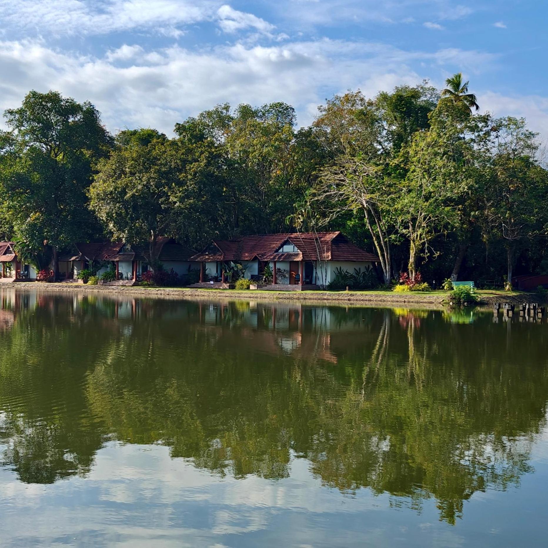 Taj Kumarakom Resort And Spa Kerala Exteriör bild